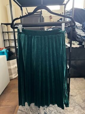 Abound Emerald Green Pleated Velvet Midi Skirt